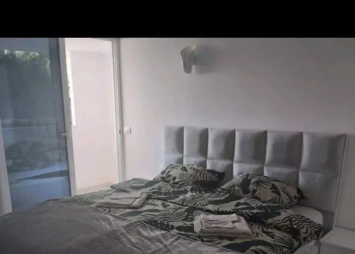 アパート Appartement Saranda *
